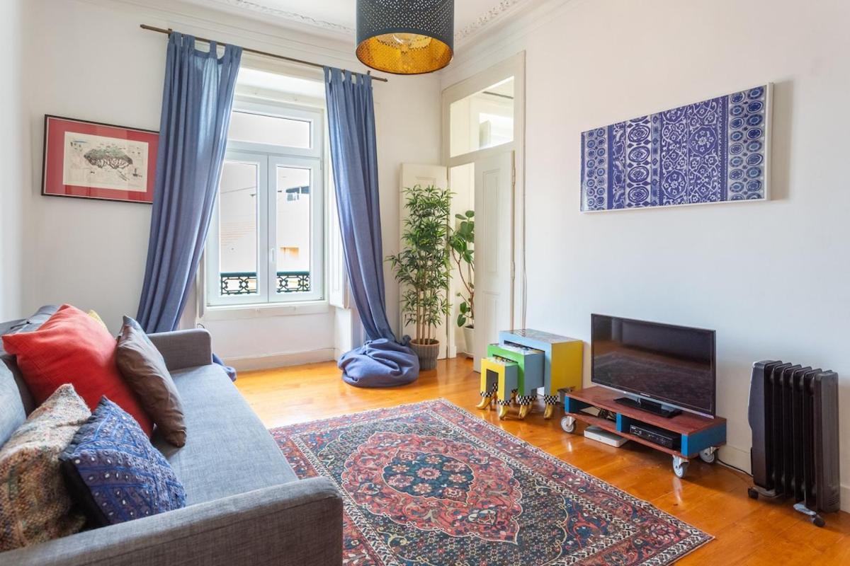 Bright 2 Bedroom 100m From Av. Liberdade Appartement