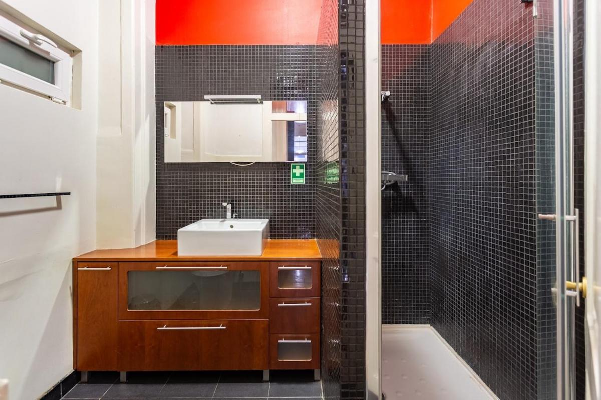 Bright 2 Bedroom 100m From Av. Liberdade Appartement Lisboa